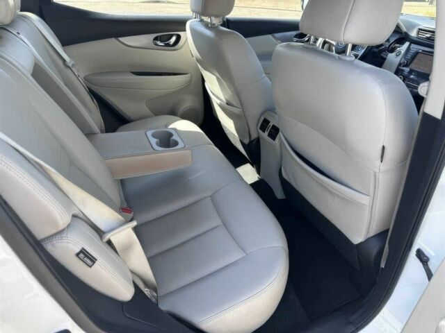 Білий Ніссан Rogue, об'ємом двигуна 2 л та пробігом 49 тис. км за 14500 $, фото 10 на Automoto.ua