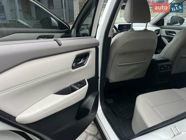 Белый Ниссан Rogue, объемом двигателя 2.49 л и пробегом 142 тыс. км за 21900 $, фото 9 на Automoto.ua