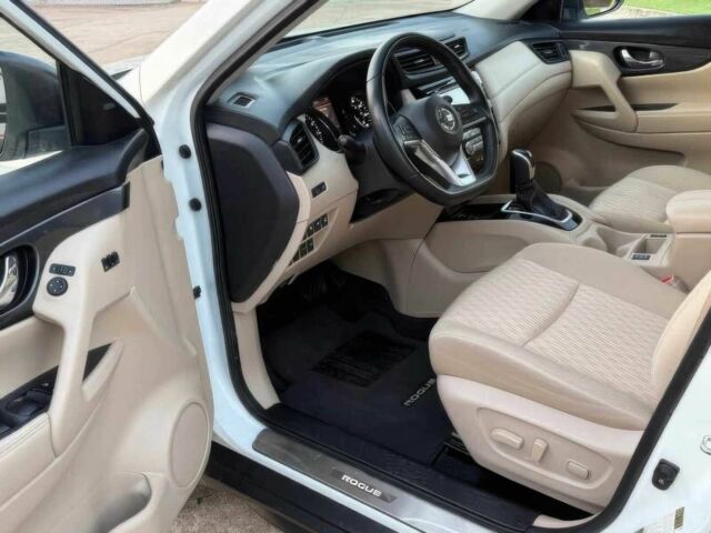Белый Ниссан Rogue, объемом двигателя 2.5 л и пробегом 30 тыс. км за 8500 $, фото 9 на Automoto.ua