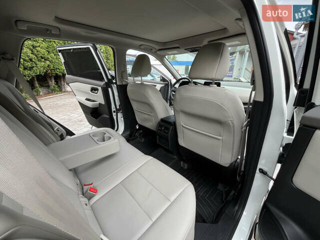 Белый Ниссан Rogue, объемом двигателя 2.49 л и пробегом 142 тыс. км за 21900 $, фото 20 на Automoto.ua