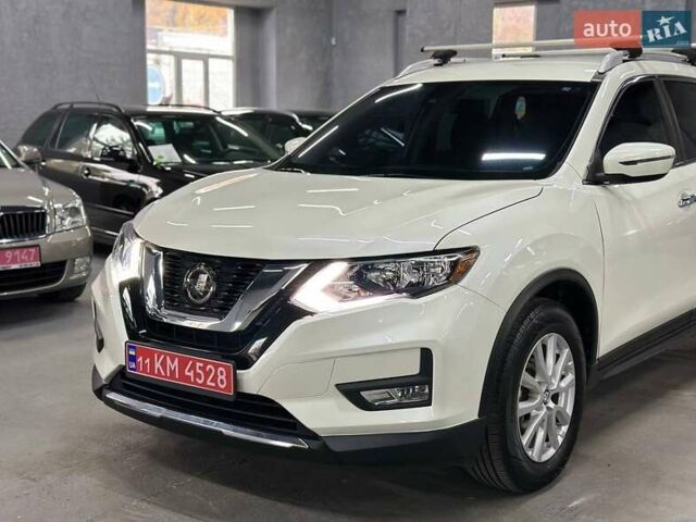 Белый Ниссан Rogue, объемом двигателя 2.5 л и пробегом 103 тыс. км за 16999 $, фото 2 на Automoto.ua