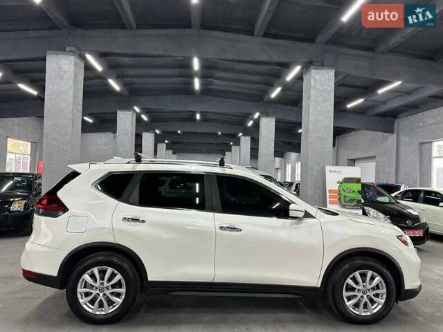 Белый Ниссан Rogue, объемом двигателя 2.5 л и пробегом 103 тыс. км за 16999 $, фото 7 на Automoto.ua