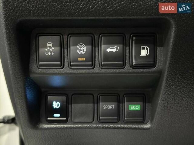 Белый Ниссан Rogue, объемом двигателя 2.5 л и пробегом 103 тыс. км за 16999 $, фото 14 на Automoto.ua