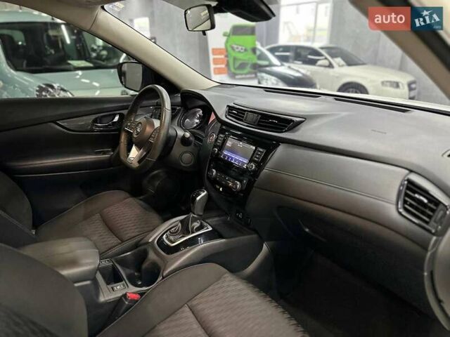 Белый Ниссан Rogue, объемом двигателя 2.5 л и пробегом 103 тыс. км за 16999 $, фото 19 на Automoto.ua