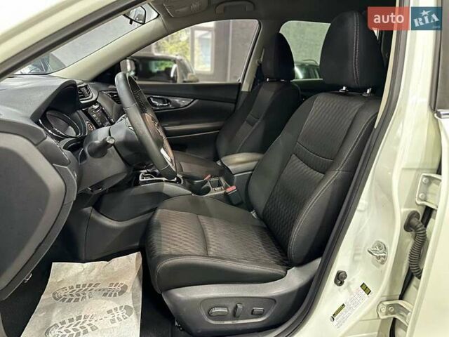 Белый Ниссан Rogue, объемом двигателя 2.5 л и пробегом 103 тыс. км за 16999 $, фото 11 на Automoto.ua