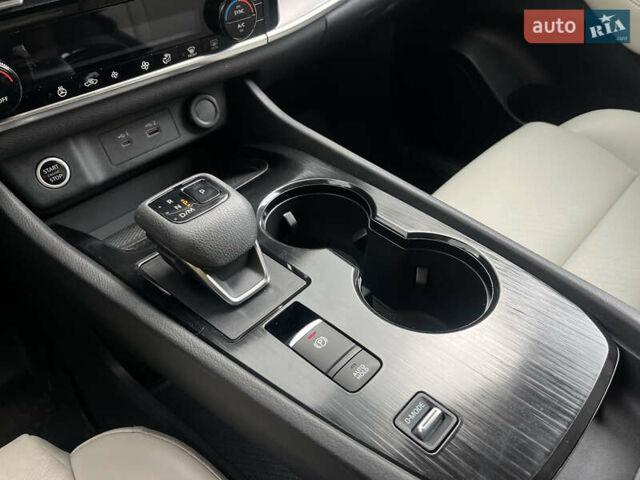 Белый Ниссан Rogue, объемом двигателя 2.49 л и пробегом 142 тыс. км за 21900 $, фото 31 на Automoto.ua