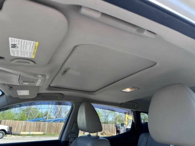 Білий Ніссан Rogue, об'ємом двигуна 2 л та пробігом 49 тис. км за 14500 $, фото 9 на Automoto.ua