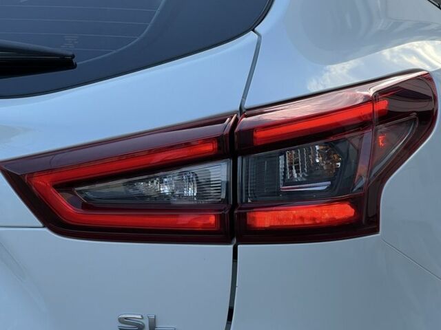 Білий Ніссан Rogue, об'ємом двигуна 2 л та пробігом 30 тис. км за 18999 $, фото 17 на Automoto.ua