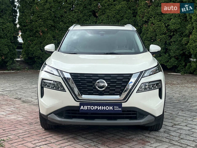 Белый Ниссан Rogue, объемом двигателя 2.49 л и пробегом 142 тыс. км за 21900 $, фото 2 на Automoto.ua