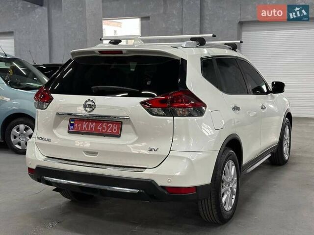 Белый Ниссан Rogue, объемом двигателя 2.5 л и пробегом 103 тыс. км за 16999 $, фото 6 на Automoto.ua