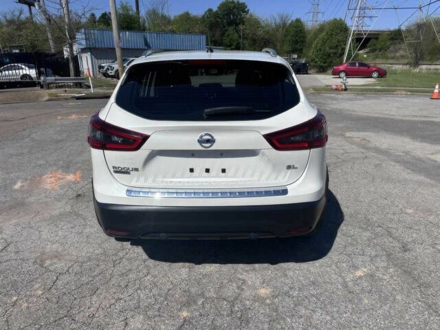 Білий Ніссан Rogue, об'ємом двигуна 2 л та пробігом 49 тис. км за 14500 $, фото 5 на Automoto.ua