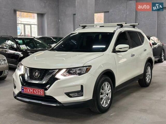 Белый Ниссан Rogue, объемом двигателя 2.5 л и пробегом 103 тыс. км за 16999 $, фото 1 на Automoto.ua