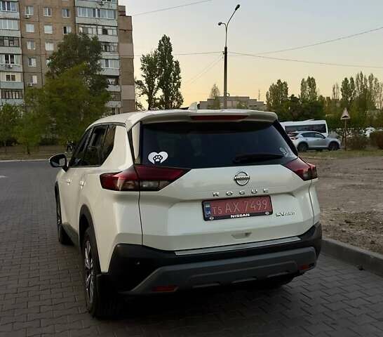 Белый Ниссан Rogue, объемом двигателя 2.5 л и пробегом 70 тыс. км за 22999 $, фото 6 на Automoto.ua