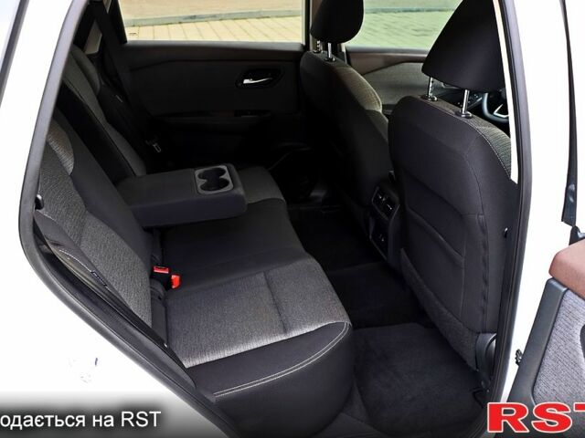 Белый Ниссан Rogue, объемом двигателя 2.5 л и пробегом 83 тыс. км за 22555 $, фото 7 на Automoto.ua