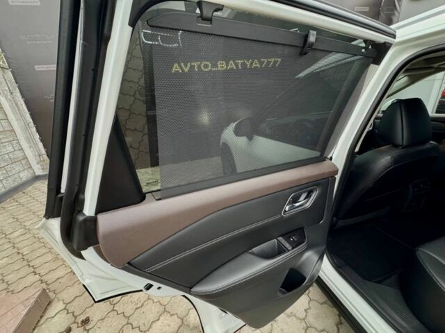 Білий Ніссан Rogue, об'ємом двигуна 2.5 л та пробігом 30 тис. км за 22400 $, фото 6 на Automoto.ua