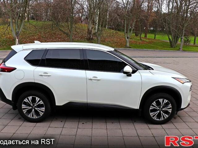 Белый Ниссан Rogue, объемом двигателя 2.5 л и пробегом 83 тыс. км за 22555 $, фото 3 на Automoto.ua