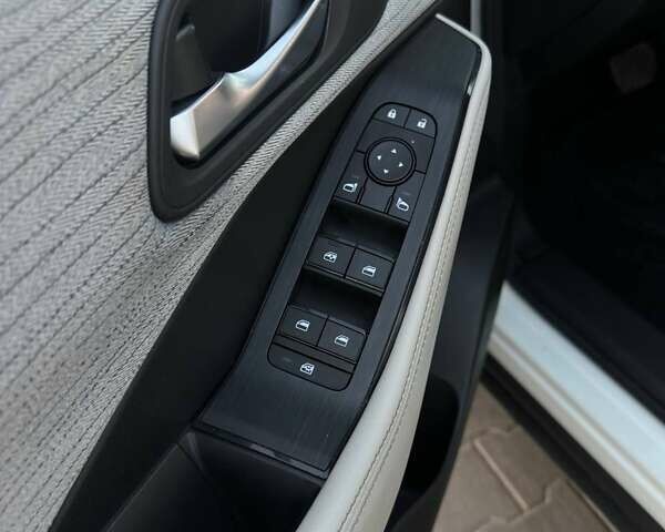 Белый Ниссан Rogue, объемом двигателя 2.5 л и пробегом 70 тыс. км за 22999 $, фото 5 на Automoto.ua