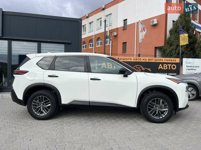 Белый Ниссан Rogue, объемом двигателя 2.5 л и пробегом 85 тыс. км за 20500 $, фото 4 на Automoto.ua