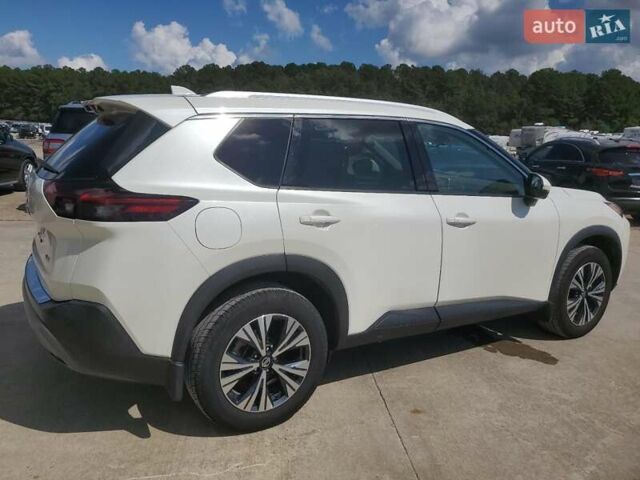 Белый Ниссан Rogue, объемом двигателя 2.49 л и пробегом 189 тыс. км за 5500 $, фото 2 на Automoto.ua