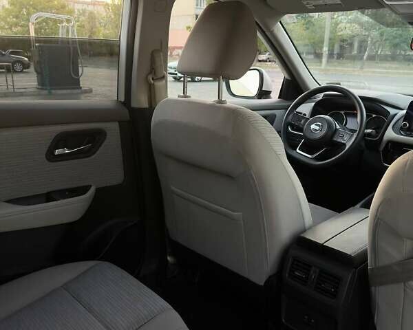 Белый Ниссан Rogue, объемом двигателя 2.5 л и пробегом 70 тыс. км за 22999 $, фото 4 на Automoto.ua