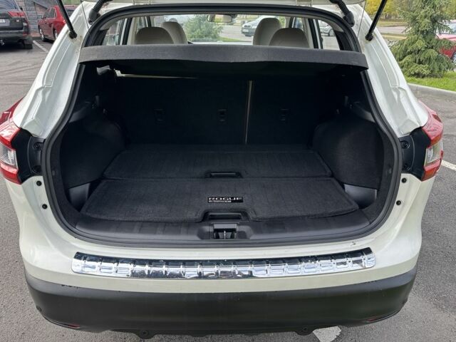 Белый Ниссан Rogue, объемом двигателя 2 л и пробегом 84 тыс. км за 16500 $, фото 16 на Automoto.ua