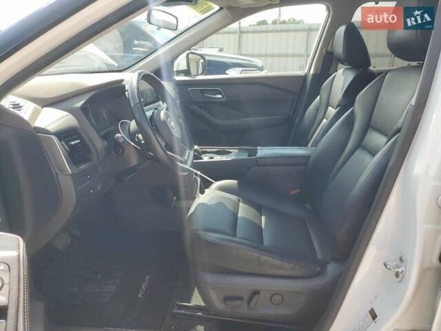 Белый Ниссан Rogue, объемом двигателя 2.49 л и пробегом 189 тыс. км за 5500 $, фото 6 на Automoto.ua