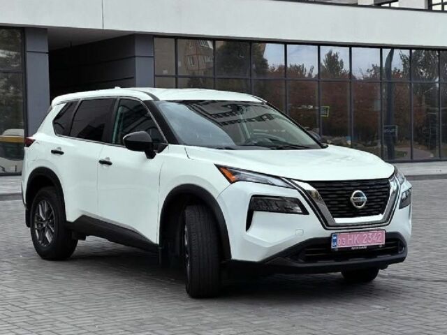 Белый Ниссан Rogue, объемом двигателя 2.5 л и пробегом 155 тыс. км за 19200 $, фото 2 на Automoto.ua