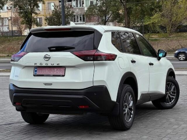 Белый Ниссан Rogue, объемом двигателя 2.5 л и пробегом 155 тыс. км за 19200 $, фото 3 на Automoto.ua