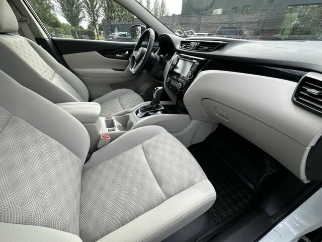 Белый Ниссан Rogue, объемом двигателя 2 л и пробегом 84 тыс. км за 16500 $, фото 12 на Automoto.ua