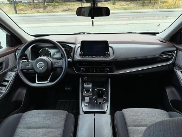 Белый Ниссан Rogue, объемом двигателя 2.5 л и пробегом 155 тыс. км за 19200 $, фото 6 на Automoto.ua