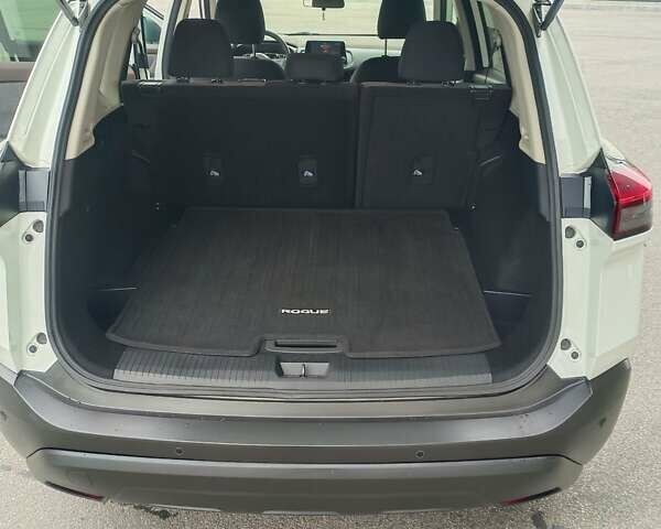 Белый Ниссан Rogue, объемом двигателя 2.49 л и пробегом 158 тыс. км за 18900 $, фото 15 на Automoto.ua