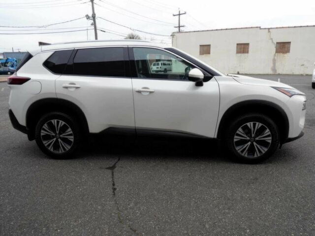 Белый Ниссан Rogue, объемом двигателя 2.5 л и пробегом 14 тыс. км за 12000 $, фото 4 на Automoto.ua