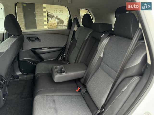 Білий Ніссан Rogue, об'ємом двигуна 2.5 л та пробігом 147 тис. км за 18900 $, фото 37 на Automoto.ua