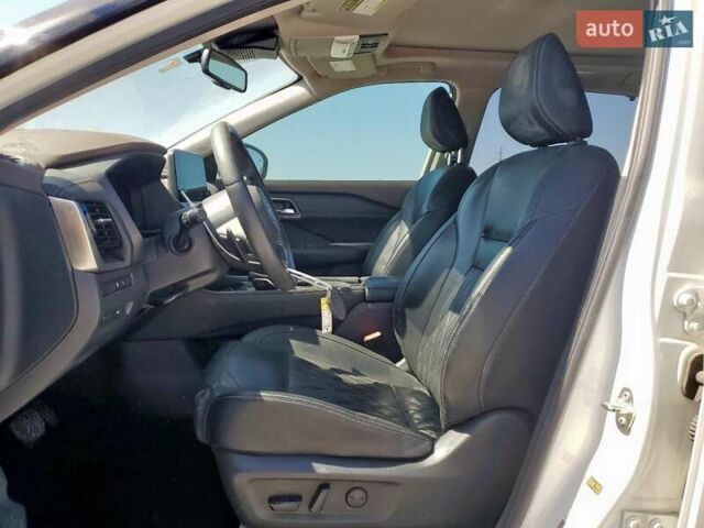 Белый Ниссан Rogue, объемом двигателя 2.49 л и пробегом 171 тыс. км за 6600 $, фото 7 на Automoto.ua