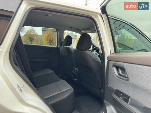 Білий Ніссан Rogue, об'ємом двигуна 2.5 л та пробігом 147 тис. км за 18900 $, фото 35 на Automoto.ua