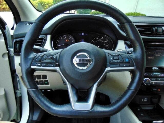 Белый Ниссан Rogue, объемом двигателя 2 л и пробегом 18 тыс. км за 4800 $, фото 8 на Automoto.ua