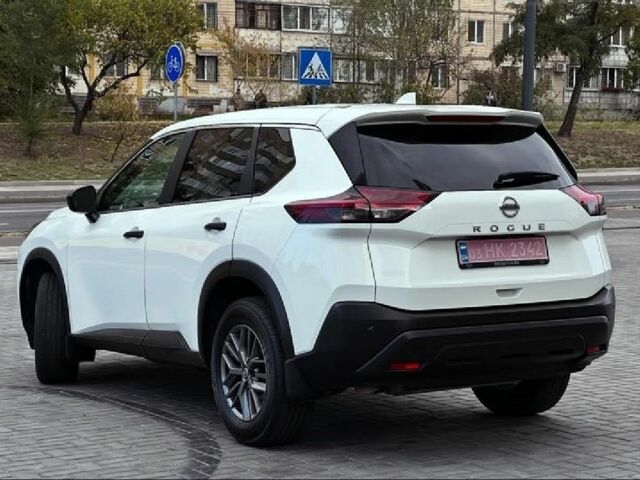 Белый Ниссан Rogue, объемом двигателя 2.5 л и пробегом 155 тыс. км за 19200 $, фото 4 на Automoto.ua