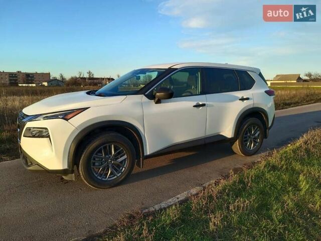 Белый Ниссан Rogue, объемом двигателя 2.49 л и пробегом 158 тыс. км за 18900 $, фото 2 на Automoto.ua