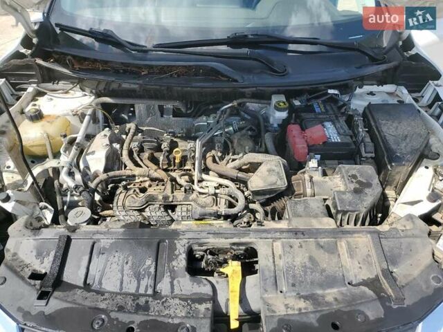 Белый Ниссан Rogue, объемом двигателя 2.49 л и пробегом 189 тыс. км за 5500 $, фото 11 на Automoto.ua