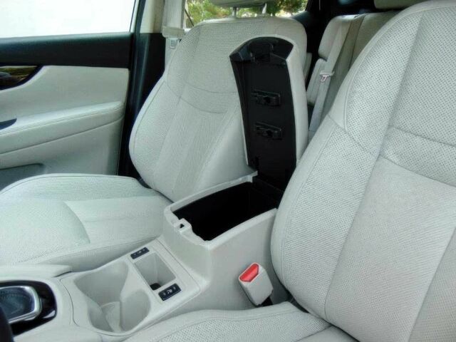 Белый Ниссан Rogue, объемом двигателя 2 л и пробегом 18 тыс. км за 4800 $, фото 12 на Automoto.ua