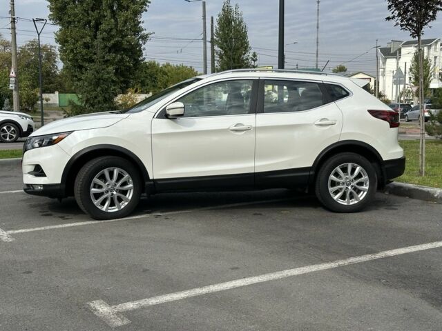 Белый Ниссан Rogue, объемом двигателя 2 л и пробегом 84 тыс. км за 16500 $, фото 4 на Automoto.ua