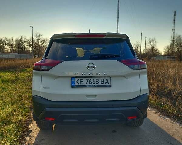 Белый Ниссан Rogue, объемом двигателя 2.49 л и пробегом 158 тыс. км за 18900 $, фото 6 на Automoto.ua