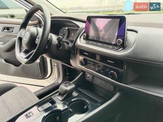 Белый Ниссан Rogue, объемом двигателя 2.49 л и пробегом 158 тыс. км за 18900 $, фото 9 на Automoto.ua