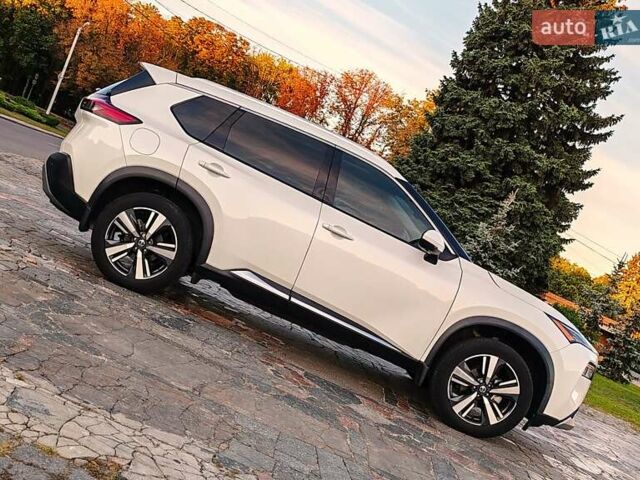 Белый Ниссан Rogue, объемом двигателя 2.49 л и пробегом 85 тыс. км за 24999 $, фото 4 на Automoto.ua