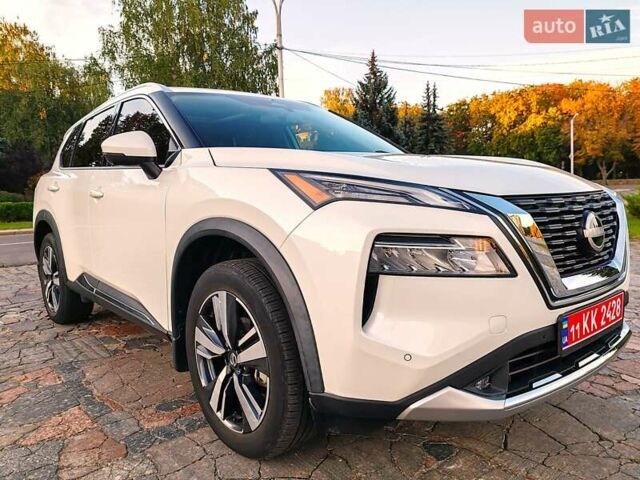 Белый Ниссан Rogue, объемом двигателя 2.49 л и пробегом 85 тыс. км за 24999 $, фото 3 на Automoto.ua