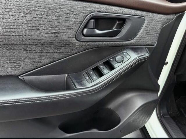 Белый Ниссан Rogue, объемом двигателя 2.5 л и пробегом 155 тыс. км за 19200 $, фото 18 на Automoto.ua