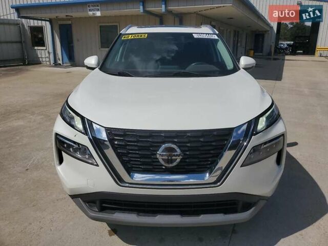 Белый Ниссан Rogue, объемом двигателя 2.49 л и пробегом 189 тыс. км за 5500 $, фото 4 на Automoto.ua