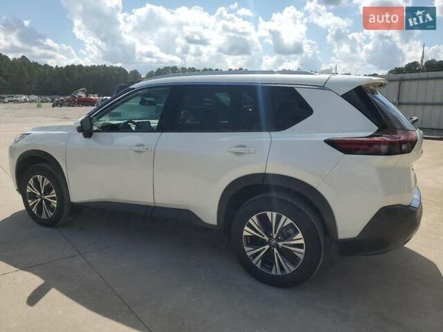 Белый Ниссан Rogue, объемом двигателя 2.49 л и пробегом 189 тыс. км за 5500 $, фото 1 на Automoto.ua