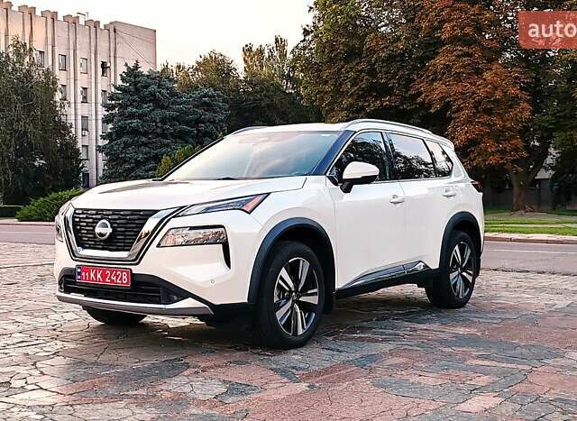 Белый Ниссан Rogue, объемом двигателя 2.49 л и пробегом 85 тыс. км за 24999 $, фото 2 на Automoto.ua