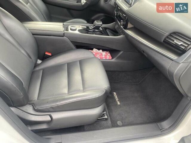 Білий Ніссан Rogue, об'ємом двигуна 2.49 л та пробігом 138 тис. км за 24990 $, фото 11 на Automoto.ua